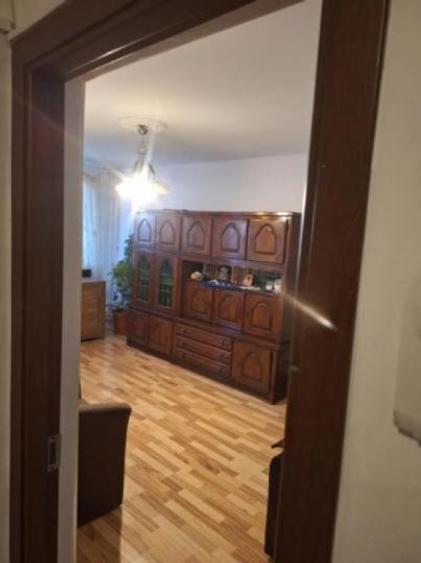 102000 euro -3camere-2bai -69mp- Sebastian - bloc 1982