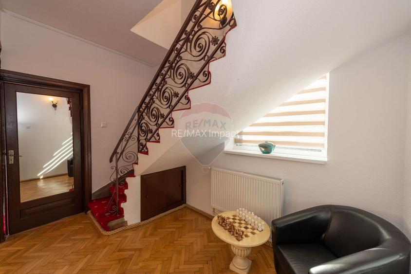 Casa / Vila cu 3 camere de inchiriat strada Pargarilor Stefan cel Mare - 25