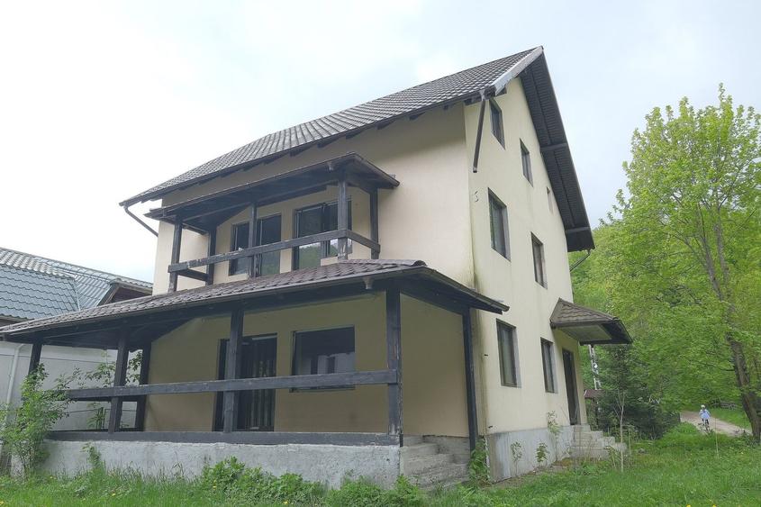 CHEIA - VALEA POPII, Vila structurata pe S+P+E+M, achizitie posibila si in rate