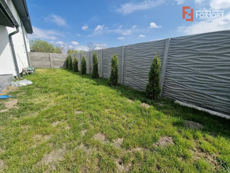 Duplex de vanzare cu 3 camere si teren de 309 mp - Recas