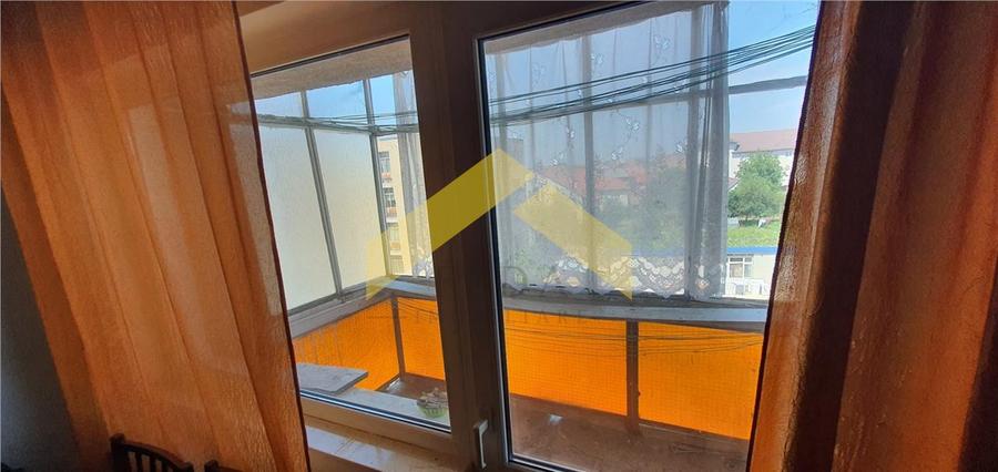 Apartament de vanzare 2 camere orasul Sebis