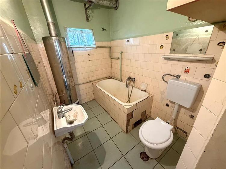 CASA CU TEREN 975 MP | ACCES AUTO | ZONA SANTIMREU | BIHOR