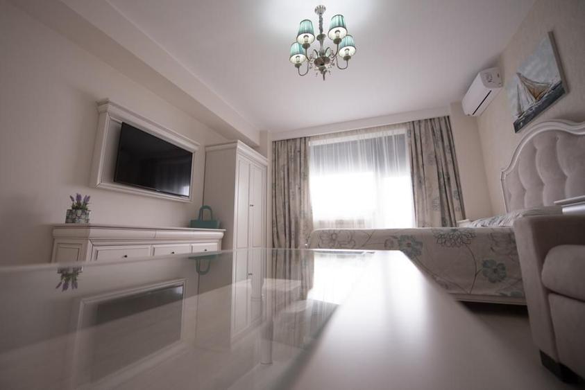 APARTAMENT 3 CAMERE MAMAIA CU VEDERE LA LAC