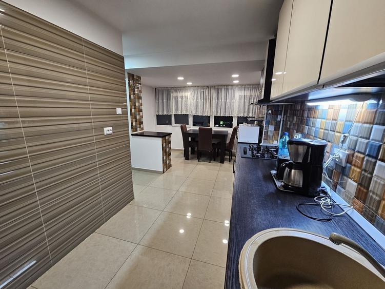 Decebal | 3 Camere | Balcon