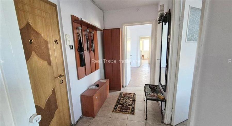 Apartament  3 camere etaj intermediar zona Astra - 8