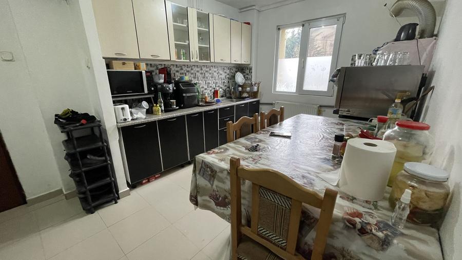Apartament 3 camere,parter,confort sporit,bloc izolat