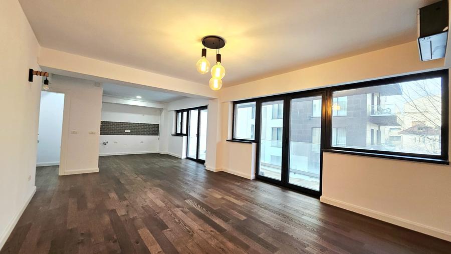 Imobil Boutique Premium Polonă | 5 Apartamente | Lift Otis | Parcări