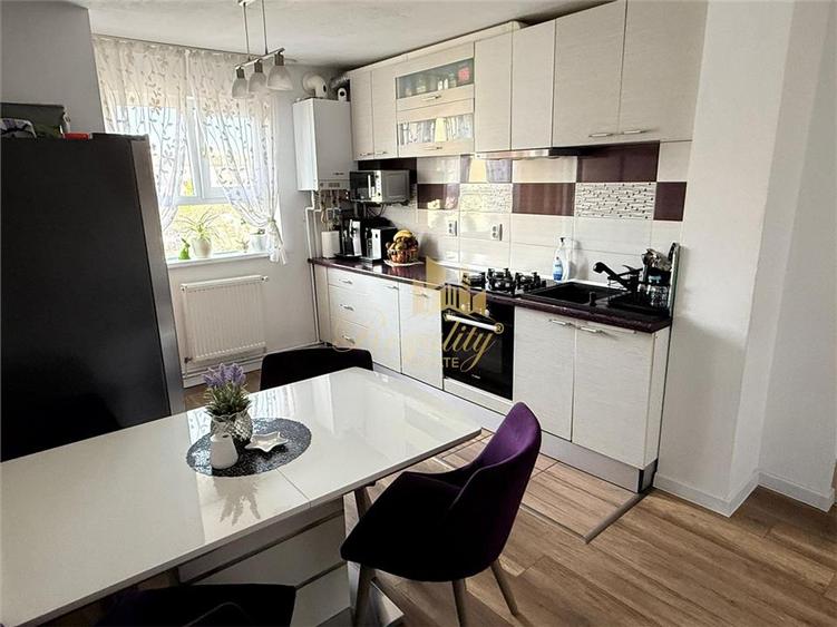 Apartament modern 3 camere, etaj 3, centrala, clima- Zona Girocului