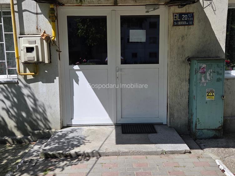 Apartament 3 camere etaj 4 zona liceu Emil Botta Adjud - 11