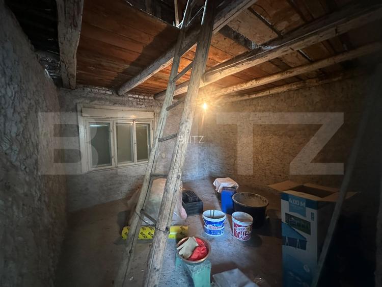 Casa 80 mp, teren 2717 mp intravilan, zona Branisca