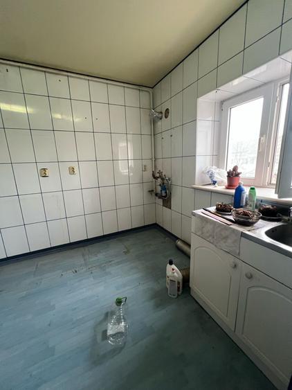 Apartament 3 camere Zona Laris -Finante - etaj 3/4 - 85 mp