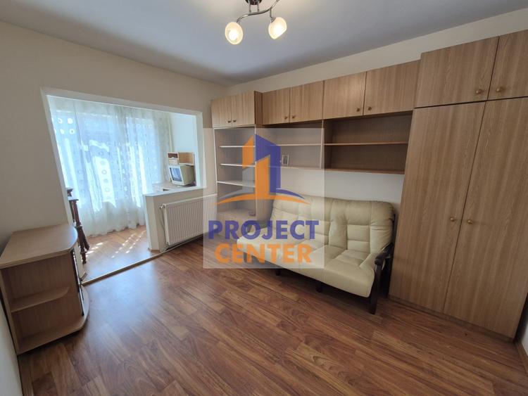 Apartament 3 camere confort 1 decomandat, foarte spatios, etaj 3
