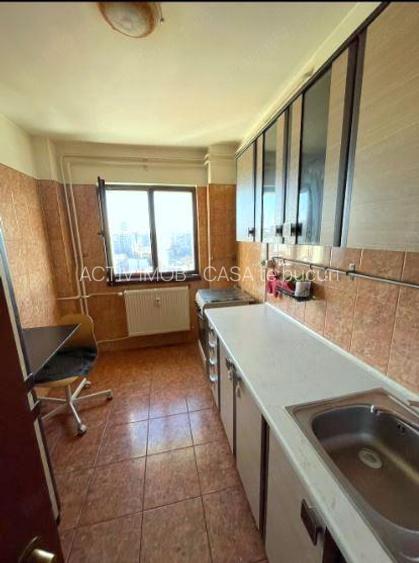 BANU MANTA, apartament 2 camere decom et 10, an bloc 1981