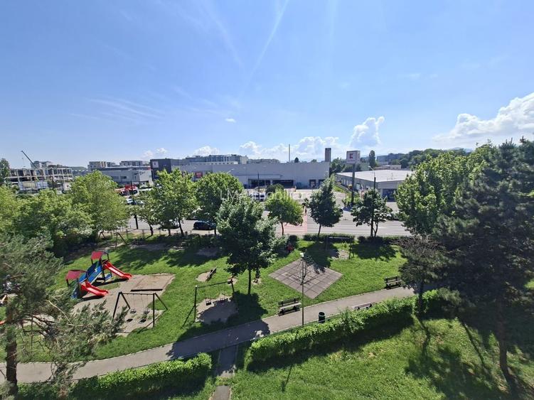 Camera de camin Tractorul Brasov vis a vis de Kaufland - 17