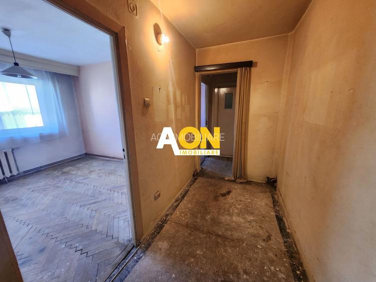 Apartament 3 camere, etaj intermediar, Cetate