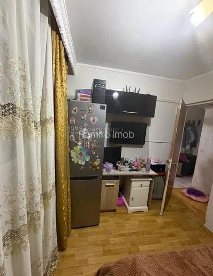 Ap. 2 camere decomandat etaj.3 - Str. Alunisului/ Brancoveanu -Sector4 - 5