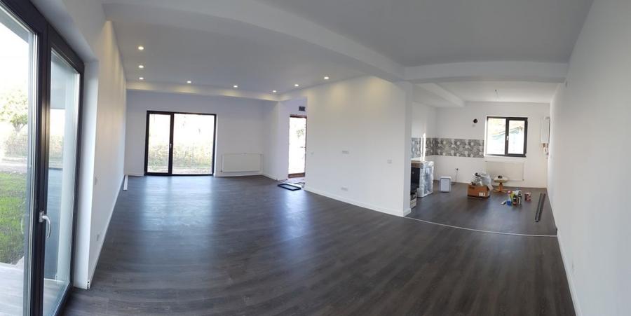 Proprietar - Single 4 camere, 330 mp curte compacta, living 40 mp