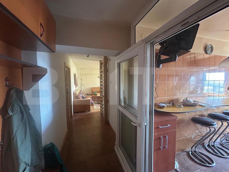 4 Camere , CFR , etaj 8/8 , Decomandat , 2 bai
