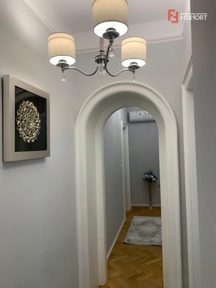 Apartament cu 3 camere, parter inalt - Central