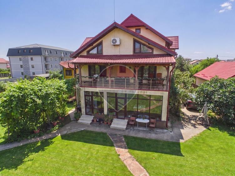 Vilă 10 camere + spațiu comercial | teren 1.300 mp | Otopeni 23 August