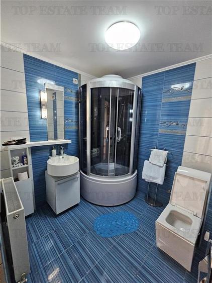 Vila lux 5 camere cu gradina superba centru Domnesti