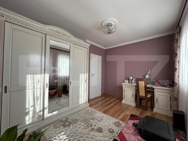Apartament de vanzare, cu 4 camere, 100 mp, zona Oasului