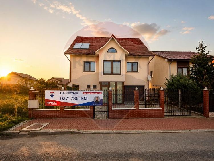 Casa / Vila cu 7 camere de vanzare in Ovidiu Sud Constanta