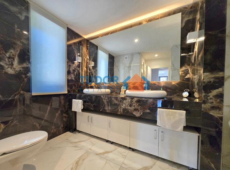 Fully Renovated 7 Bedroom Villa in Oxford Gardens with Private Swimming Pool