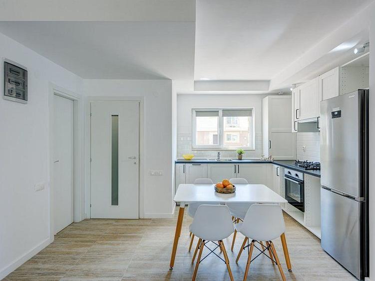 Casa Cosmopolis, prima inchiriere