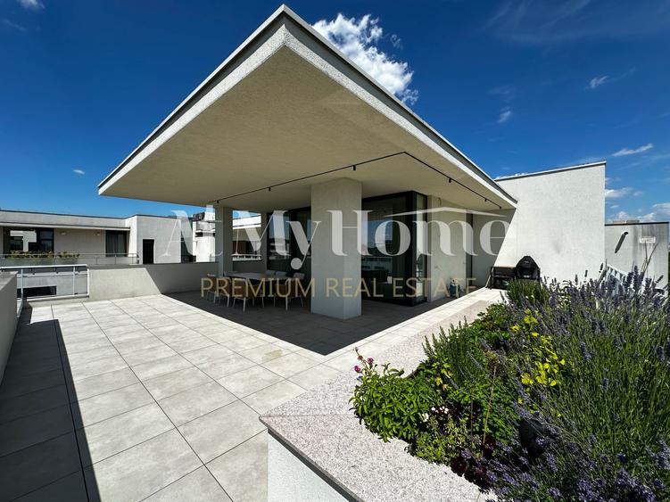 Penthouse Ultra Luxury cu 5 camere,  complet renovat,2 parcari,boxa,terase 195mp