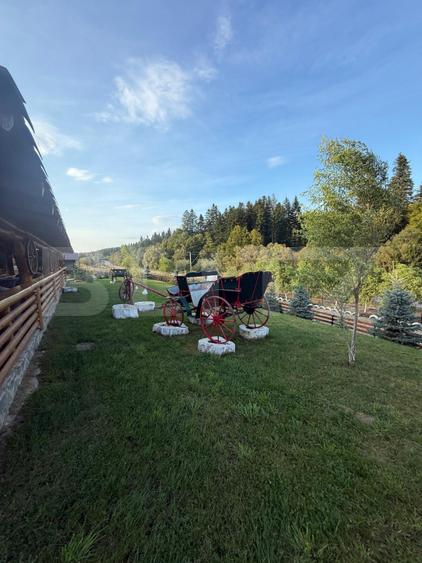 Cabana din lemn rotund, 2 camere, 140 mp, teren 2800 mp, Paltinoasa