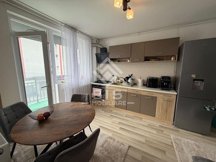 Apartament de vanzare 3 camere mobilat si utilat