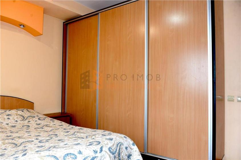 Apartament 3 camere cf 1 decomandat zona 1 Decembrie 1918