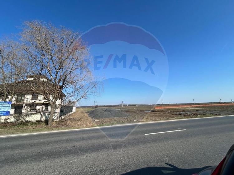 VANZARE Teren intravilan 40,000mp Cocani / Academia Titi Aur