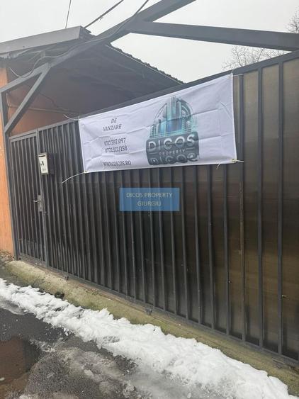 Casă de vânzare – Strada Crinului