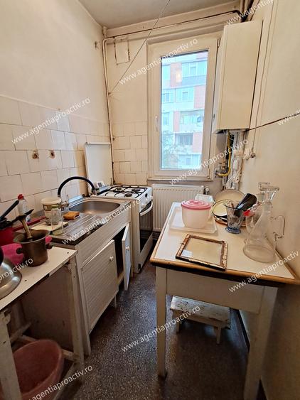 Apartament cu 2 camere, Micro 19, etaj 3, centrala termica!