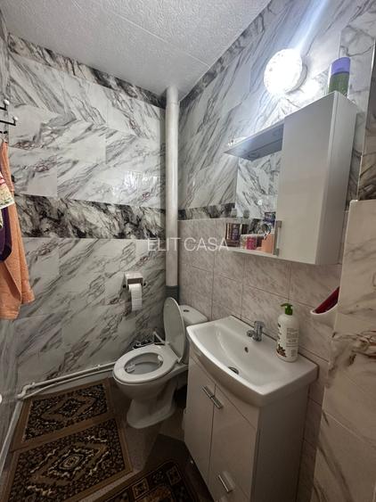 Apartament cu 3 camere, decomandat, zona Dacia - 12