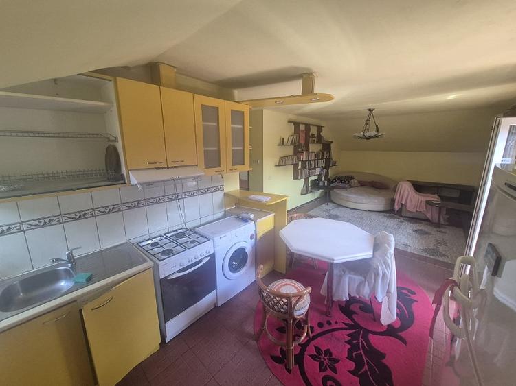Apartament 3 camere zona Podu de Fier