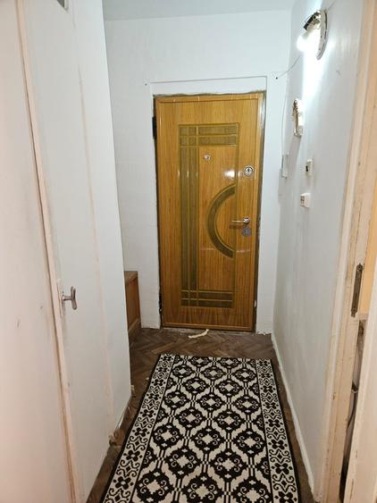 Apartament cu o camera ,la etajul 1, zona Lipovei