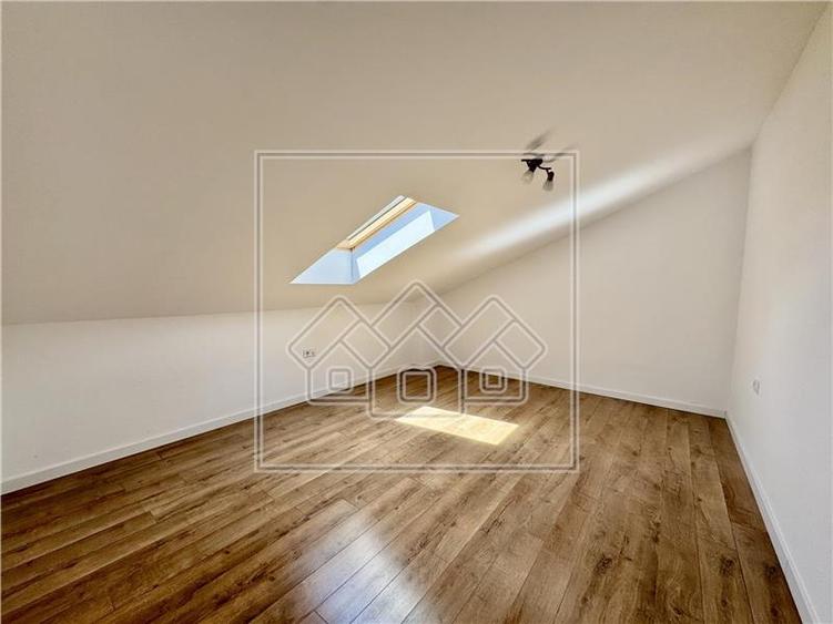 Penthouse 102, mp 3 camere + balcon,partial mobilat, intabulat