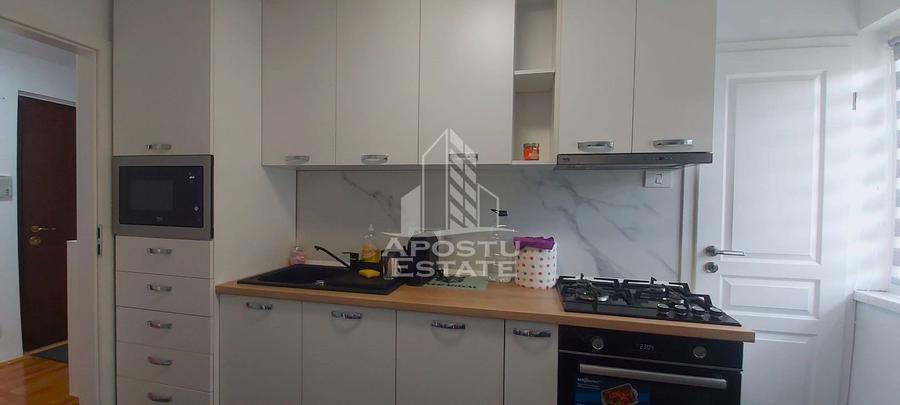 Apartament cu 3 camere decomandat in zona Maranata