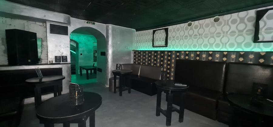 Imchiriez spatiu pretabil pentru bar,cafenea situat ultracentral,la demisol,80m
