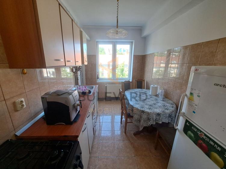 Apartament 2 camere, zona centrala, inceputul strazii Horea