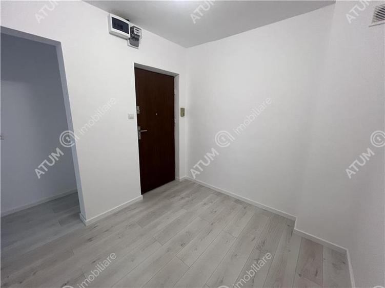 Apartament renovat cu 2 camere decomandate si balcon zona Rahovei