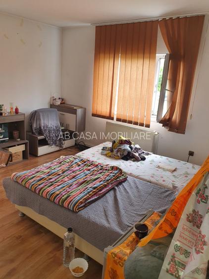 2 apartamente, în casă cu 6 ap, P+E+M, 2000, zona Mircea cel Bătrân, comision 0% - 5