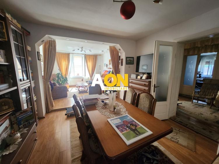De vanzare casa 5 camere, 655mp teren, zona Cetate