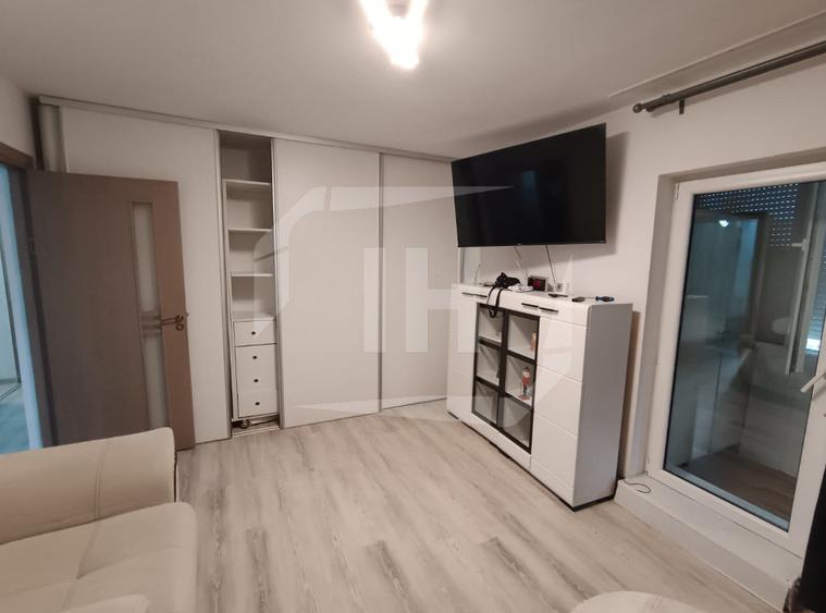 Apartament 3 camere, 2 balcoane, etaj 2 in cartier Intre Lacuri