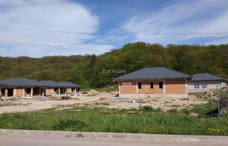 URGENT . 164900 EURO . Casa la marginea padurii intre Rasnov si Cristian. Jud. B