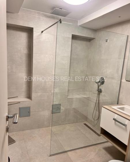 Locatie de exceptie in centrul capitalei,stradal pe Bd. DECEBAL renovat integral - 11