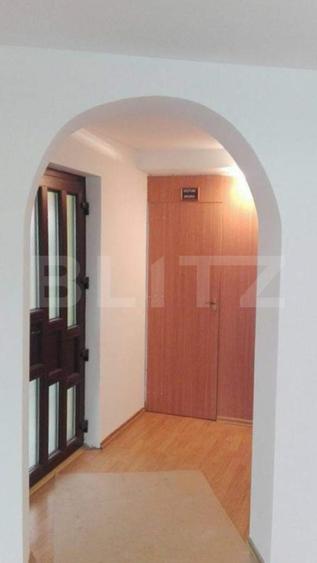 Proprietate cu 10 camere pentru investitie, teren 800 mp, Comuna Mociu